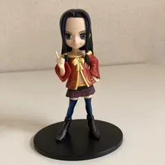 ワンピース ハンコック幼少期　フィギュア 指を立てたポーズ