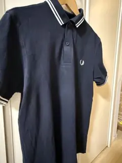 フレッドペリー 半袖 黒 fred perry 38 ロゴ刺繍入り 襟袖金 - メルカリ