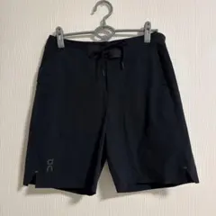 On HYBRID shortsブラックショートパンツ メンズM
