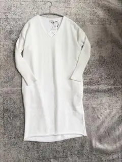 新品　DEMYLEE デミリー　Ｖネックニットワンピース　ホワイト　白のサムネイル