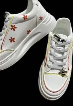お外で未使用　花柄　厚底スニーカー