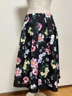 ⭐︎4／25までの出品⭐︎美品⭐︎エムズグレーシー⭐︎花柄スカート⭐︎サイズ40⭐︎