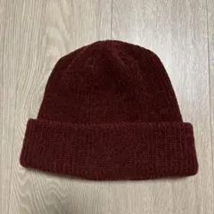 ワインレッド　ニット帽
