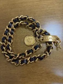 CHANEL ゴールドと黒のチェーンベルトのサムネイル