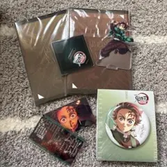 鬼滅の刃無限城編　缶バッジ キーホルダー【竈門炭治郎】　ポストカードセット