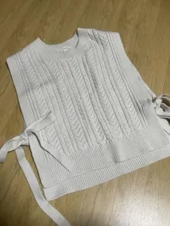 GU ケーブル編み ニットベスト アイボリー　S