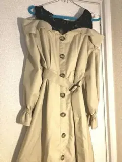 オフショルダー ベージュワンピース レース付き