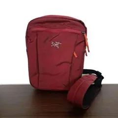 【美品】ARC'TERYX スリングブレード 4 ショルダーバッグのサムネイル