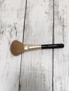 CHANEL チークブラシのサムネイル