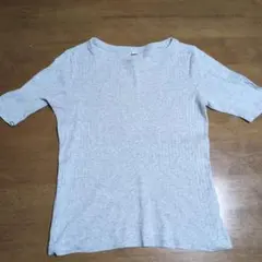 UNIQLO グレー 半袖Tシャツ Mサイズ
