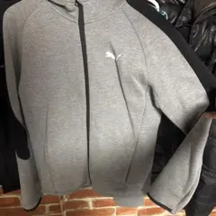 Puma BMW コラボ フード付きパーカー