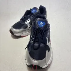 adidas originals▽FALCON ファルコン スニーカー