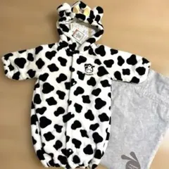新品タグ付き 牛柄フリースロンパース（収納袋付き）