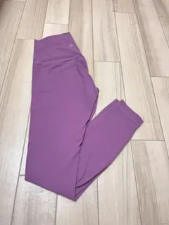 Lululemon パープル レギンス サイズ4 lululemon】クロップドレギンス サイズ4 パープルピンク ポケット付き