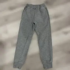 yuuさん専用　ユニクロ　140センチグレー スウェットパンツ
