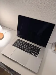 MacBook Pro 2019 16インチ　シルバーのサムネイル