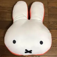 ぬいぐるみ　ミッフィー ダイヤ型クッション