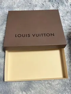LOUIS VUITTON ギフトボックス 空箱　大のサムネイル