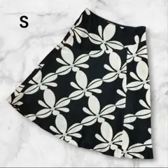 フレアスカート S 黒白花柄 膝丈スカート