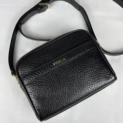 美品 フルラ ショルダーバッグ アテナ レザー ブラック アーチロゴ