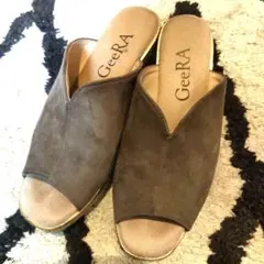 秋色ブラウンGeeRAオープントゥサンダル