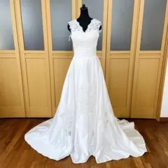 美品✨定価12万円✨レース✨アイボリー✨Aライン✨ウェディングドレス✨9号✨美品