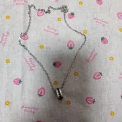 シルバーリング型ペンダントネックレス