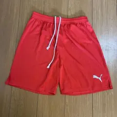 PUMA レッド ハーフパンツ