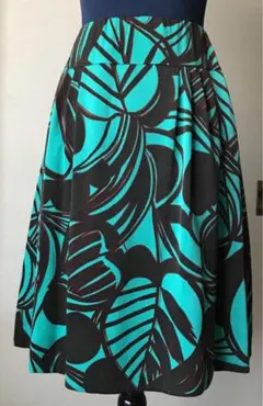 スカート　膝丈　スポーティフ