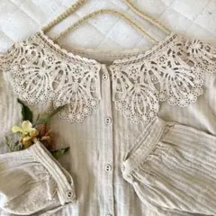 新品★サマンサモスモス ★ベージュ＊パーツレース襟ブラウス ＊重ね着＊着回し力