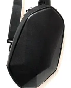 スタイリッシュ硬質シェルバッグ USB付 即購入OK 24時間以内発送