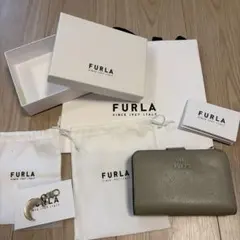 FURLA フルラ 二つ折り財布 ベージュ 保存袋・箱・チャーム付のサムネイル