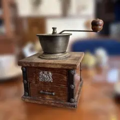 ドイツ製 壁掛けコーヒーミル 陶器 花柄 手挽き ヴィンテージ - メルカリ