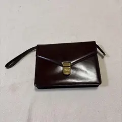 レザー製ダークブラウンクラッチバッグ