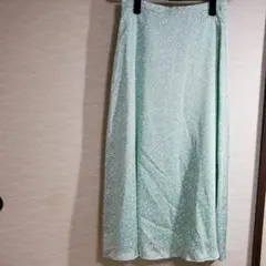 【新品未使用】ナチュラルビューティーベーシック 花柄ミモレ 0179120479