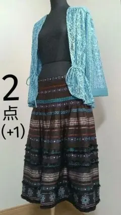 ヒロコビス　凝った織りとたたんだプリーツのフレアスカート　レーストップス（+1）