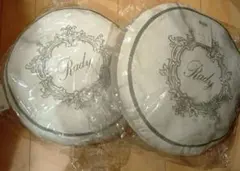 新品未使用 Rady 大理石柄 もちもちクッション 2個セットのサムネイル