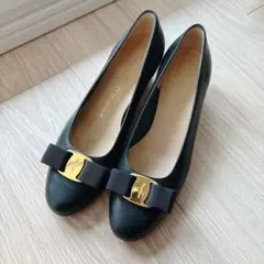 値下げしました！FERRAGAMOヴァラ・リボンパンプス