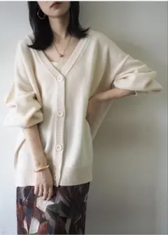 lumier Vネックニットカーディガン　アイボリー