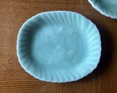 【緑青磁陽刻の輪花皿 二枚】美しい古皿 明治〜大正 菓子皿 古道具のサムネイル