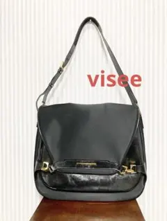 ブラックショルダーバッグ ゴールド金具付き