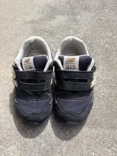 New Balance 313 黒 キッズスニーカー