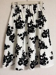 応援セール中‼️フラワープリント 膝丈フレアスカート