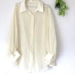 オーバーサイズ シアーシャツ 長袖 Fサイズ　オフホワイト