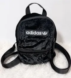 【美品】adidas ベロア ミニリュック ブラック 黒 ED587のサムネイル