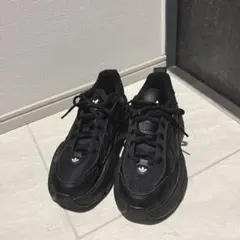 adidas オズガイア
