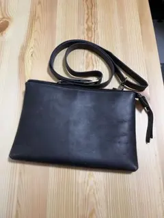 サコッシュ　ネイビー　レザー　本革　牛革　ショルダーバッグ