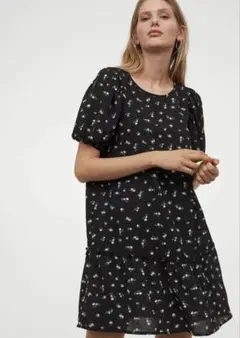 H&M エイチアンドエム ミニワンピース 花柄