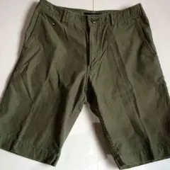 - TOMMY HILFIGERトミーヒルフィガー. カーキハーフパンツ-