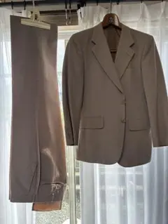 YUNK ベージュ スーツ ジャケットとパンツセット